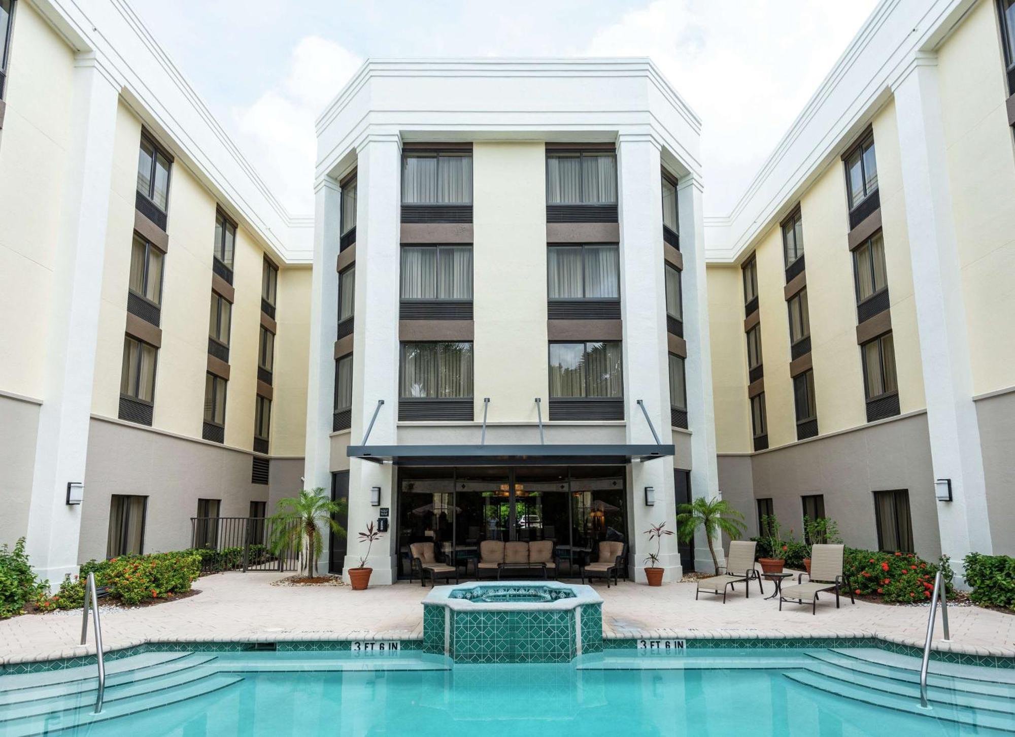 Hampton Inn Boca Raton Exteriör bild
