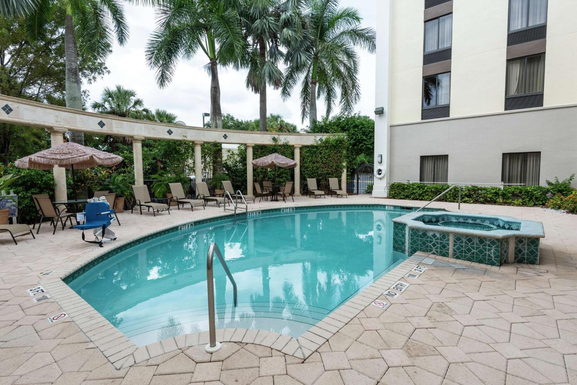 Hampton Inn Boca Raton Exteriör bild